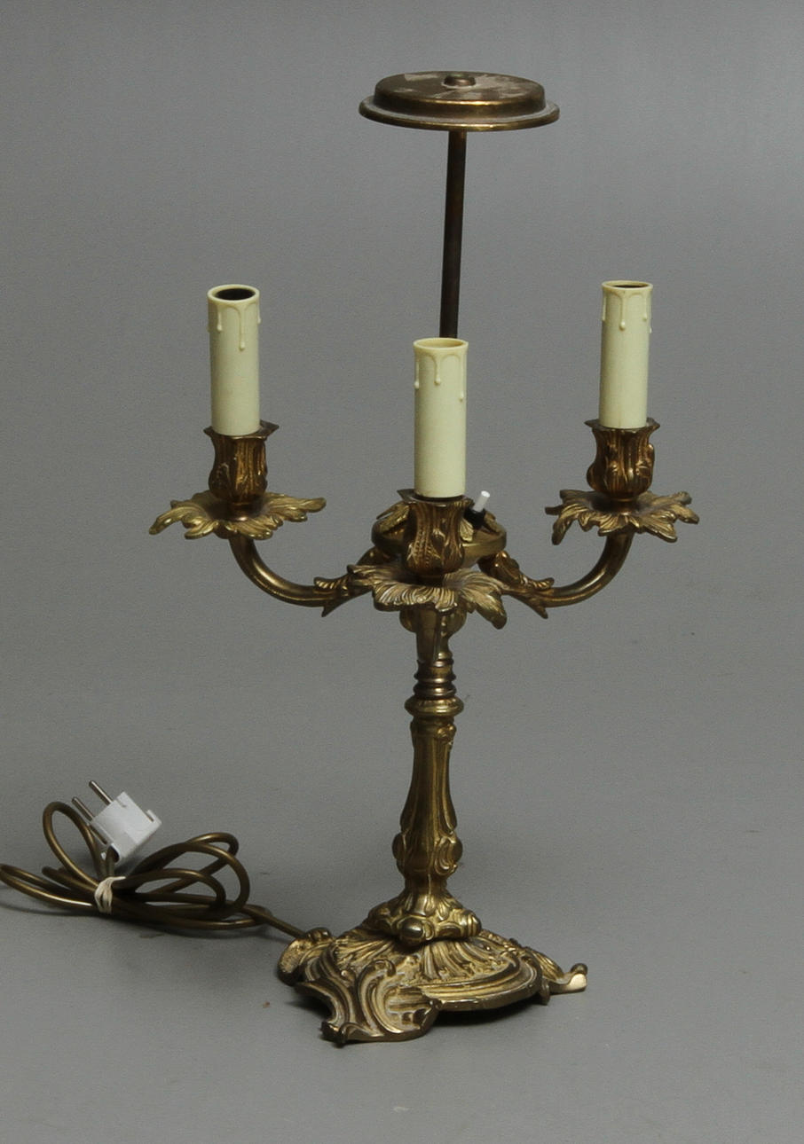 BORDSLAMPA, metall, rokokostil, 1900-tal.
