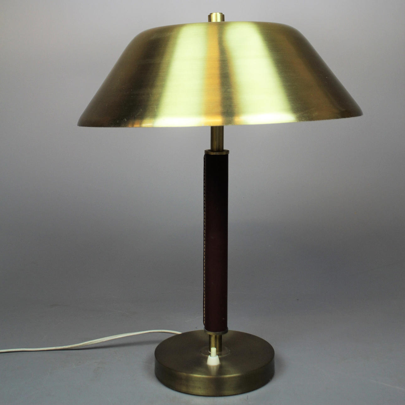 LÁMPARA DE MESA, latón Iluminación de Falkenberg.