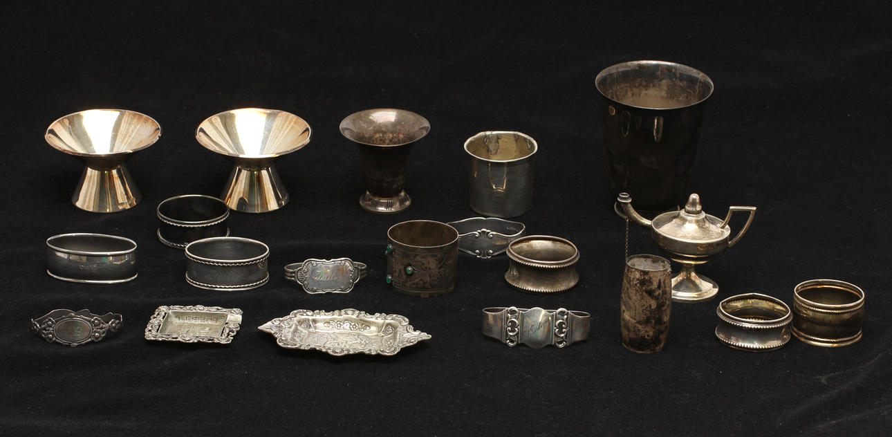 PARTI SILVER, 20 delar, bland annat servettringar, ljusstakar med mera. Total Vikt 480 gram.