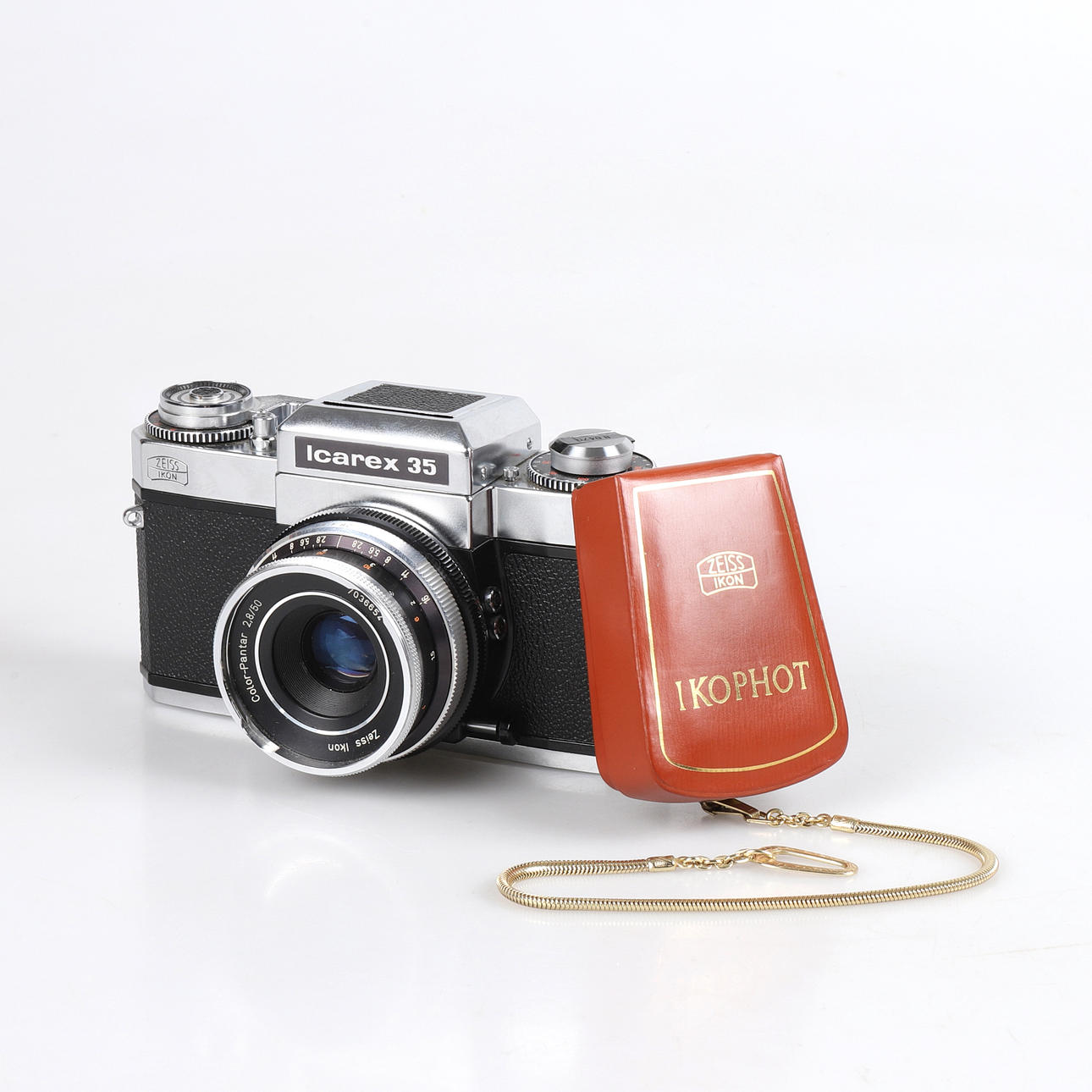 CAMERA and LIGHT METER Zeiss Ikon, circa 1970.