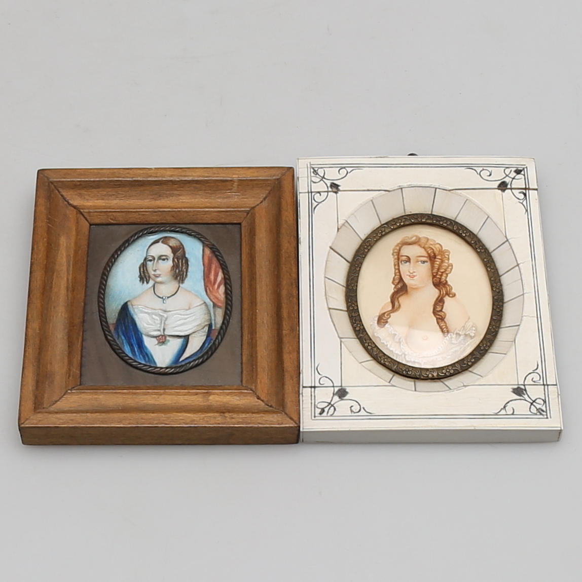 MINIATYRPORTRÄTT. Porträtt av kvinnor. 2 st. 1900-talets mitt.