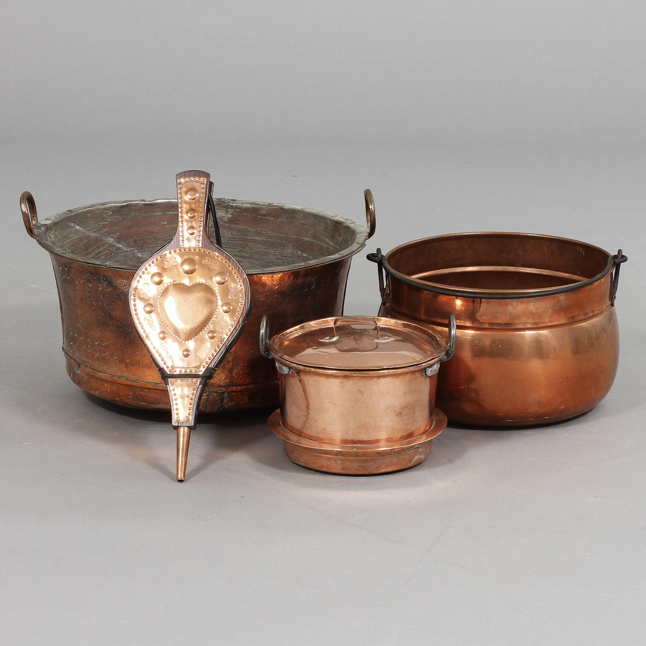 KOPPARFÖREMÅL, 4 st, 1900-tal.