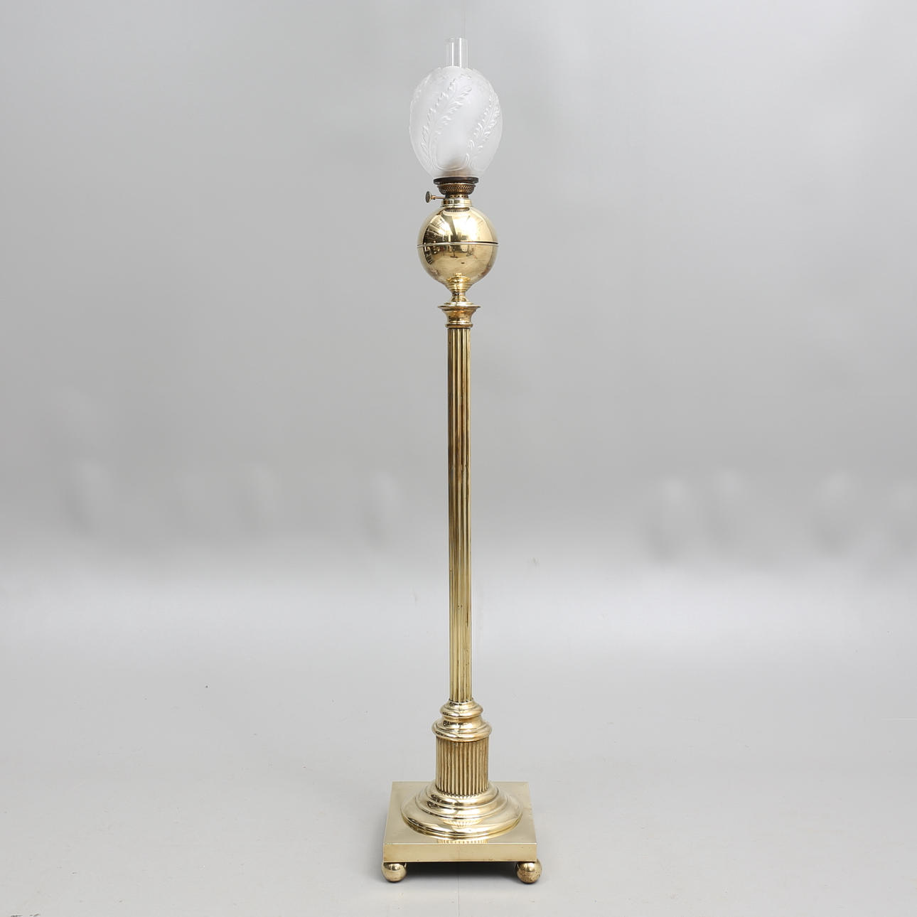 GOLVFOTOGENLAMPA, 1900-tal.