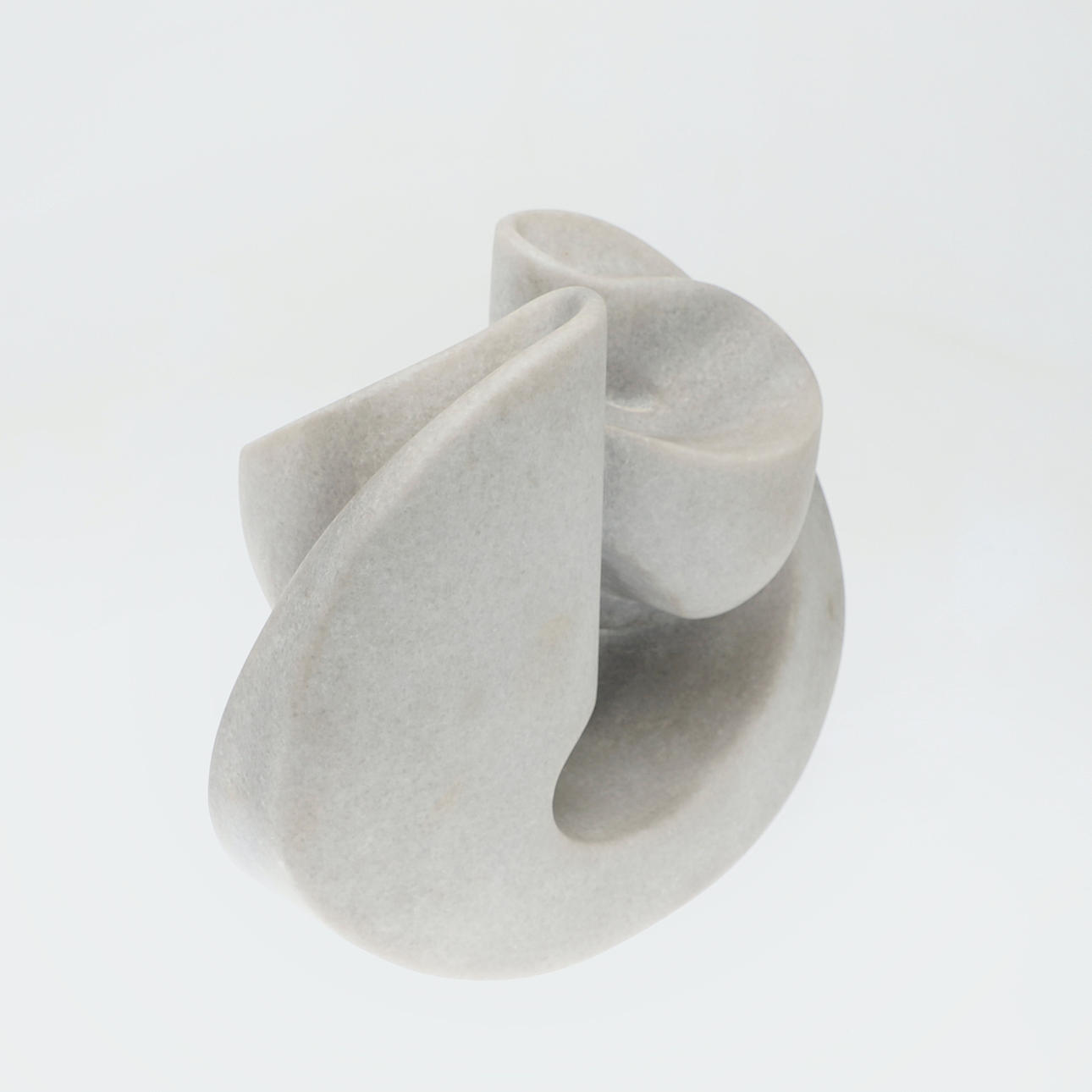 MICHAEL POHLMANN. Skulptur / Figur, 'Endlosschleife', Marmor.