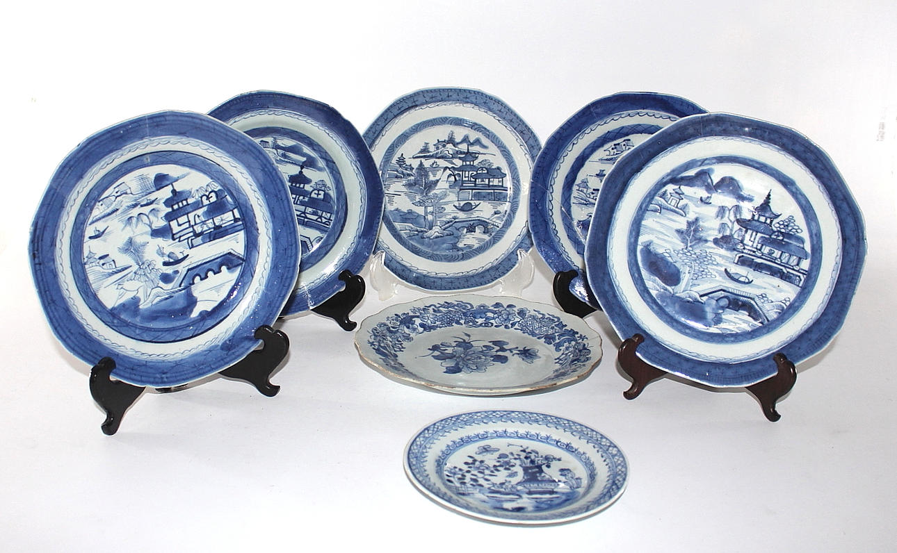 TALLRIKAR,7 st Kina. blåvita 1800-ta.