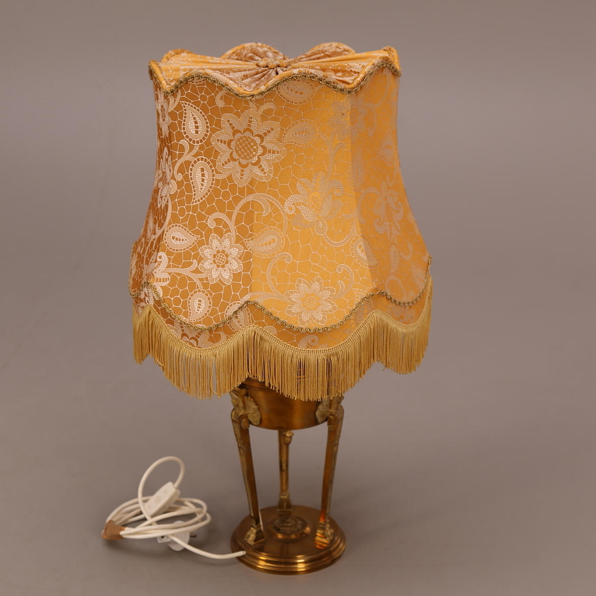 BORDSARMATUR, mässing, jugend, gul lampskärm.