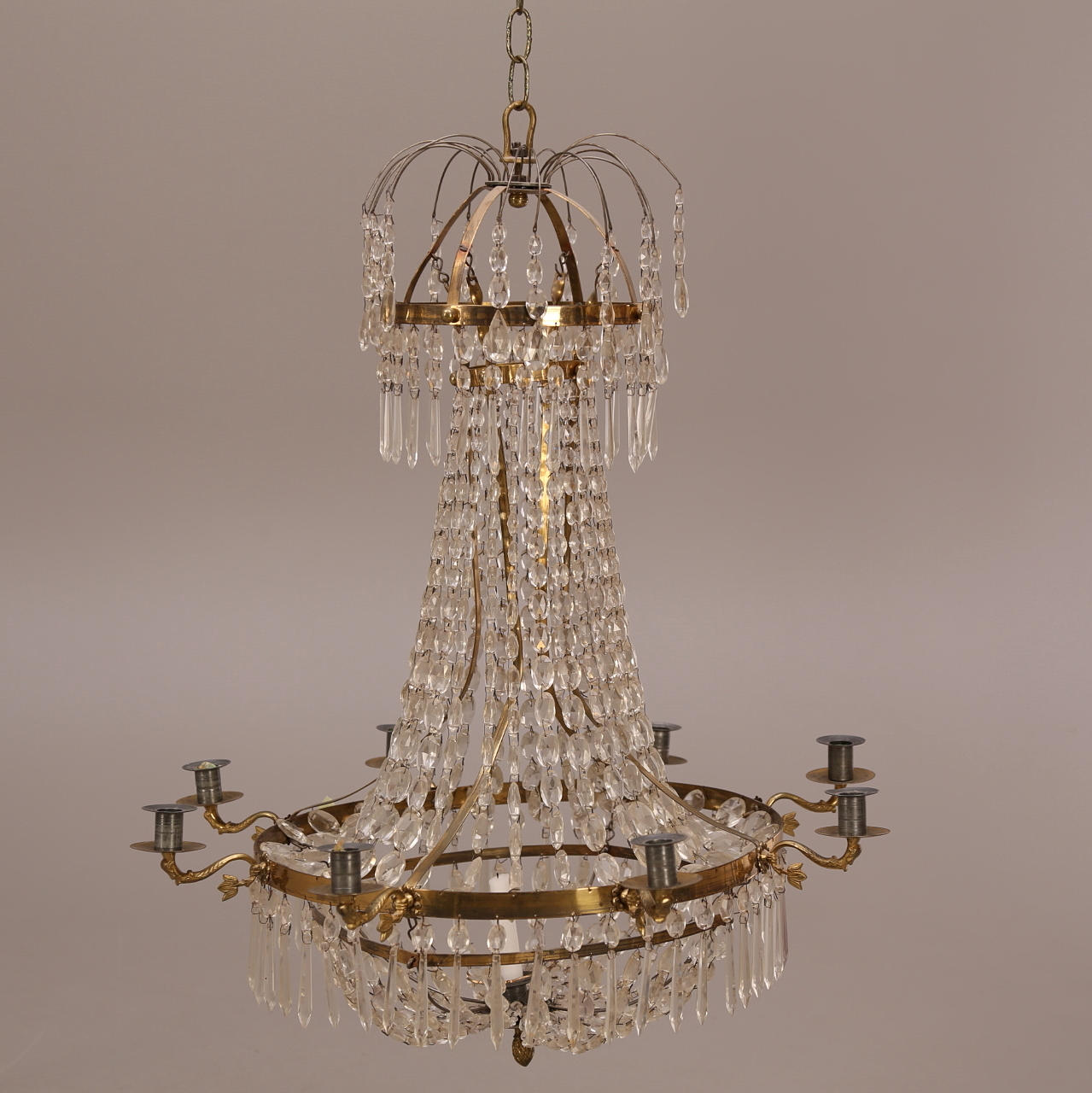 LJUSKRONA, empir, tidigt 1800-tal, 8 st S-formade ljusarmar och sparljus.