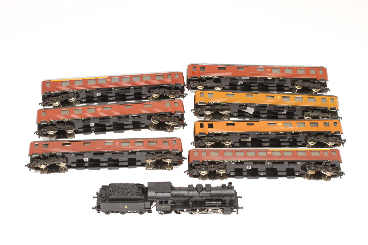 FLEISCHMANN ånglok 1355, Ga 1425 och 7 SJ-vagnar.