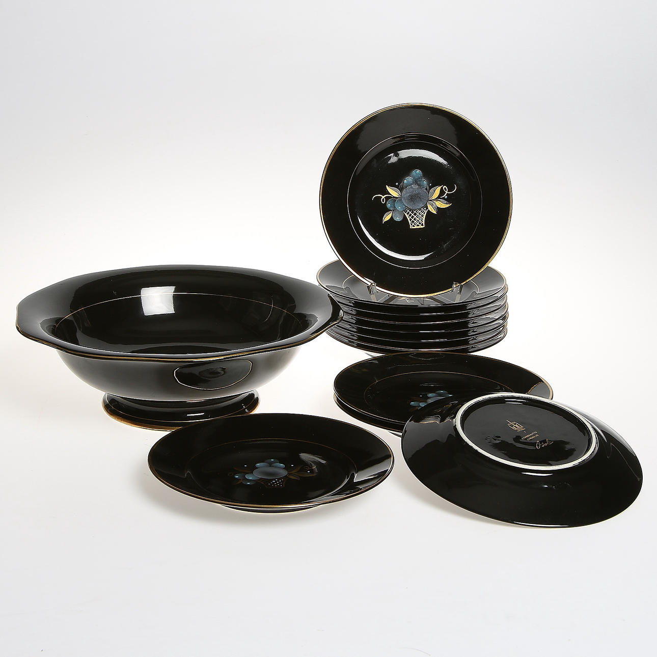 FRUKTSERVIS, 13 delar, porslin, Olga Osol, Arabia, Finland. 1900-talets första hälft.