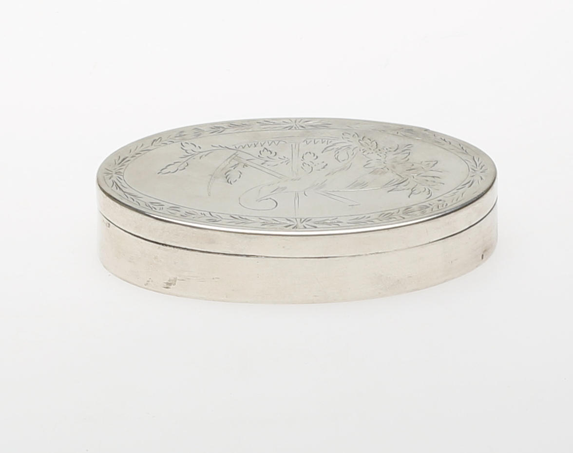 JOHAN JACOB ULFSBERG. Silverdosa, Oval, Nyköping, 1825.