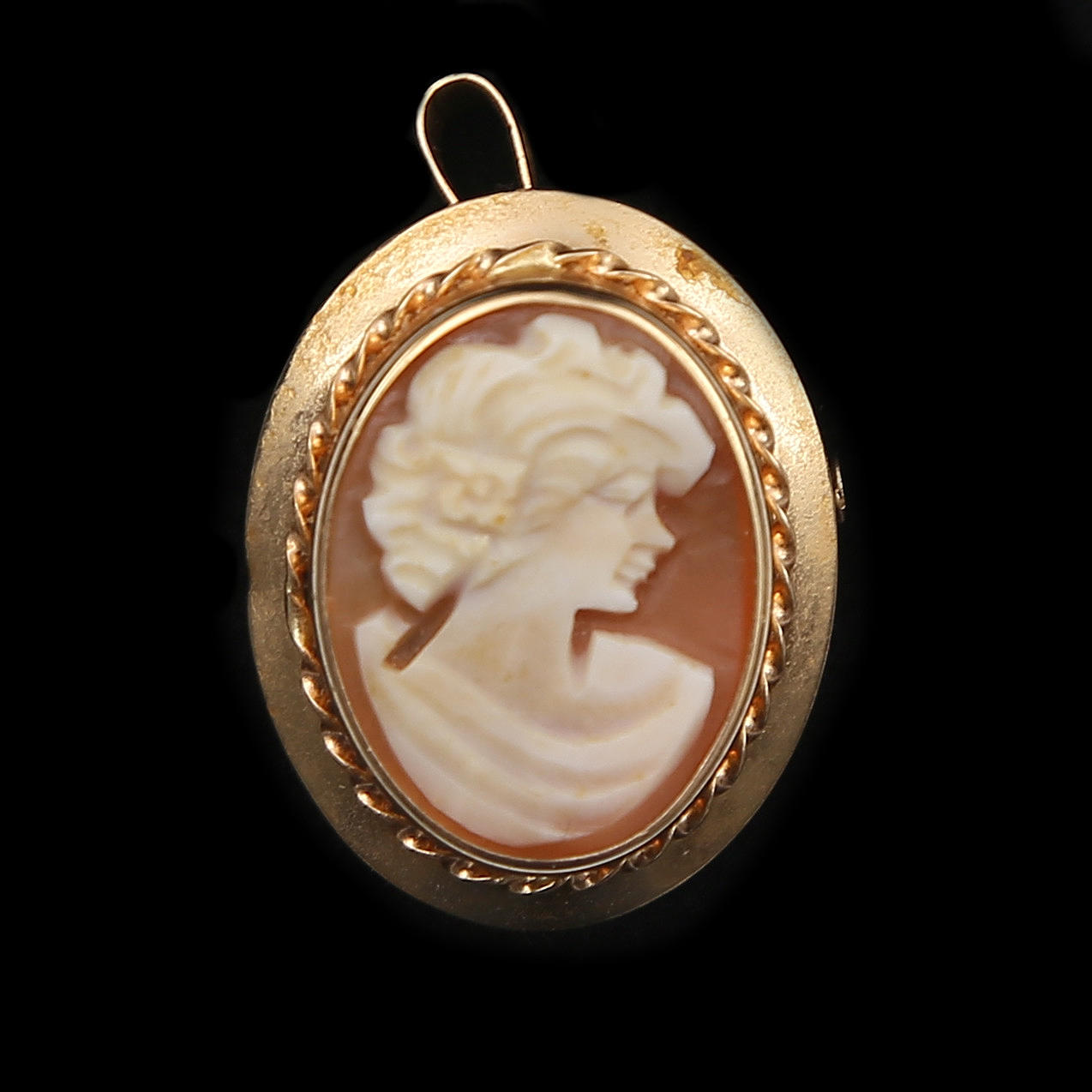 BROSCHE/ANHÄNGER, 18K mit Kamee.