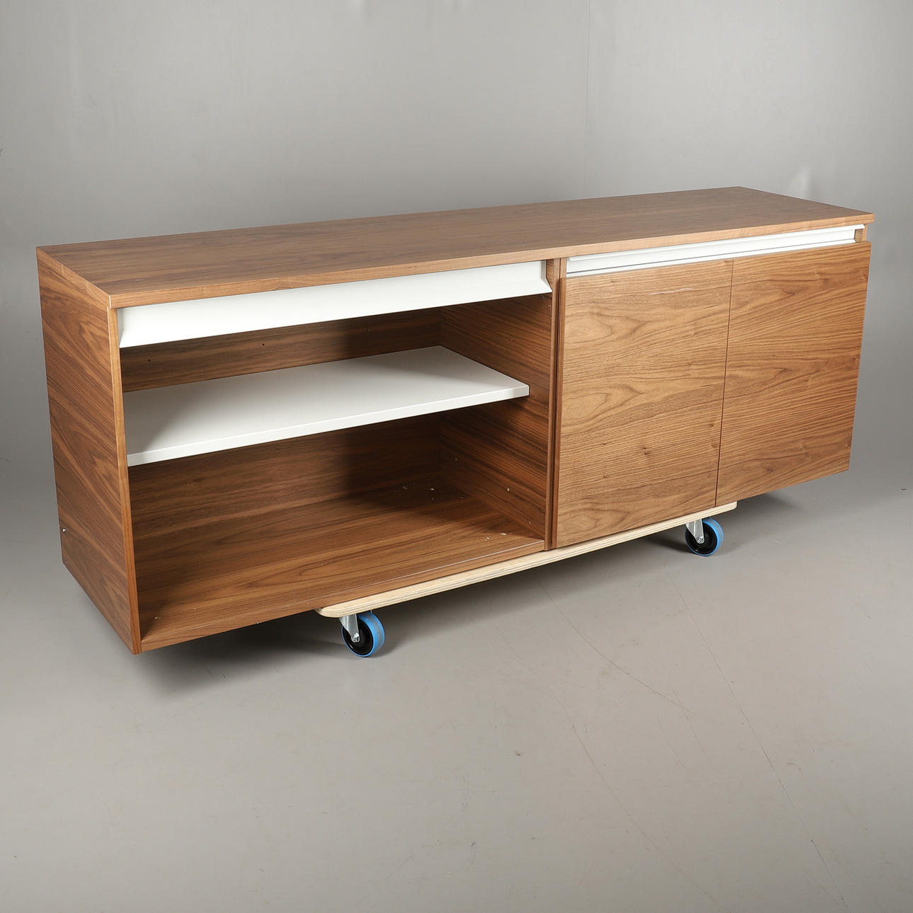 A CONTEMPORARY HERMAN MILLER LAYOUT WORKWALL UNIT.