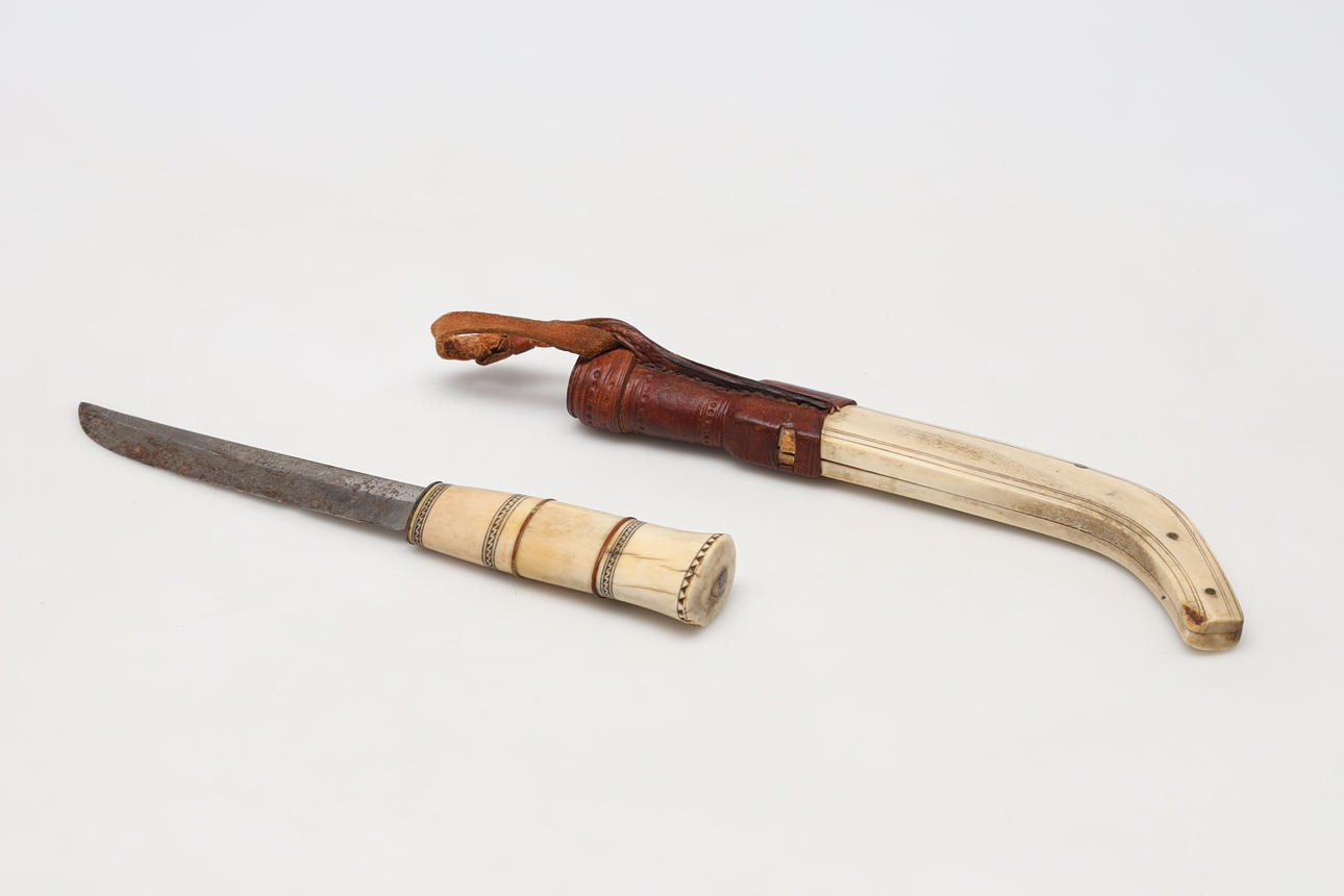 KNIFE, Sami, half horn, first part of the 20th century. Weapons ...
