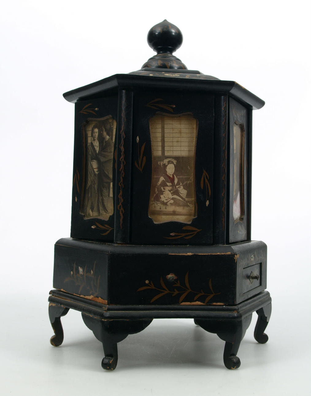 CIGARRSKÅP, Asien, 1800-1900-tal.