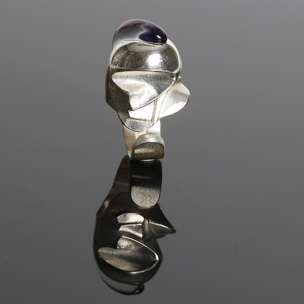 RING, 925 sterling silver samt akryl, "Jarra´s Helmet", BJÖRN WECKSTRÖM, Lapponia, Finland. ca 1974. Totalvikt 29 gram.
