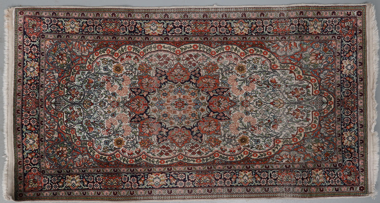 KIINAlainen silkkimatto.