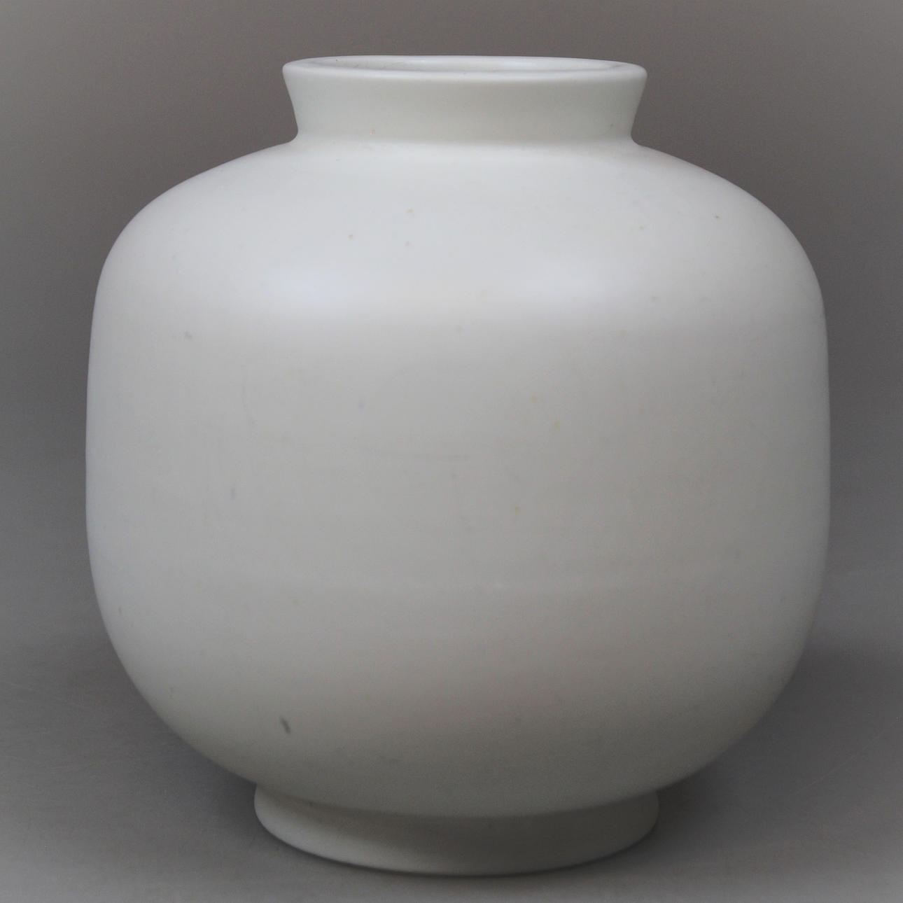 WILHELM KÅGE. VAS "Carrara" Gustavsberg.