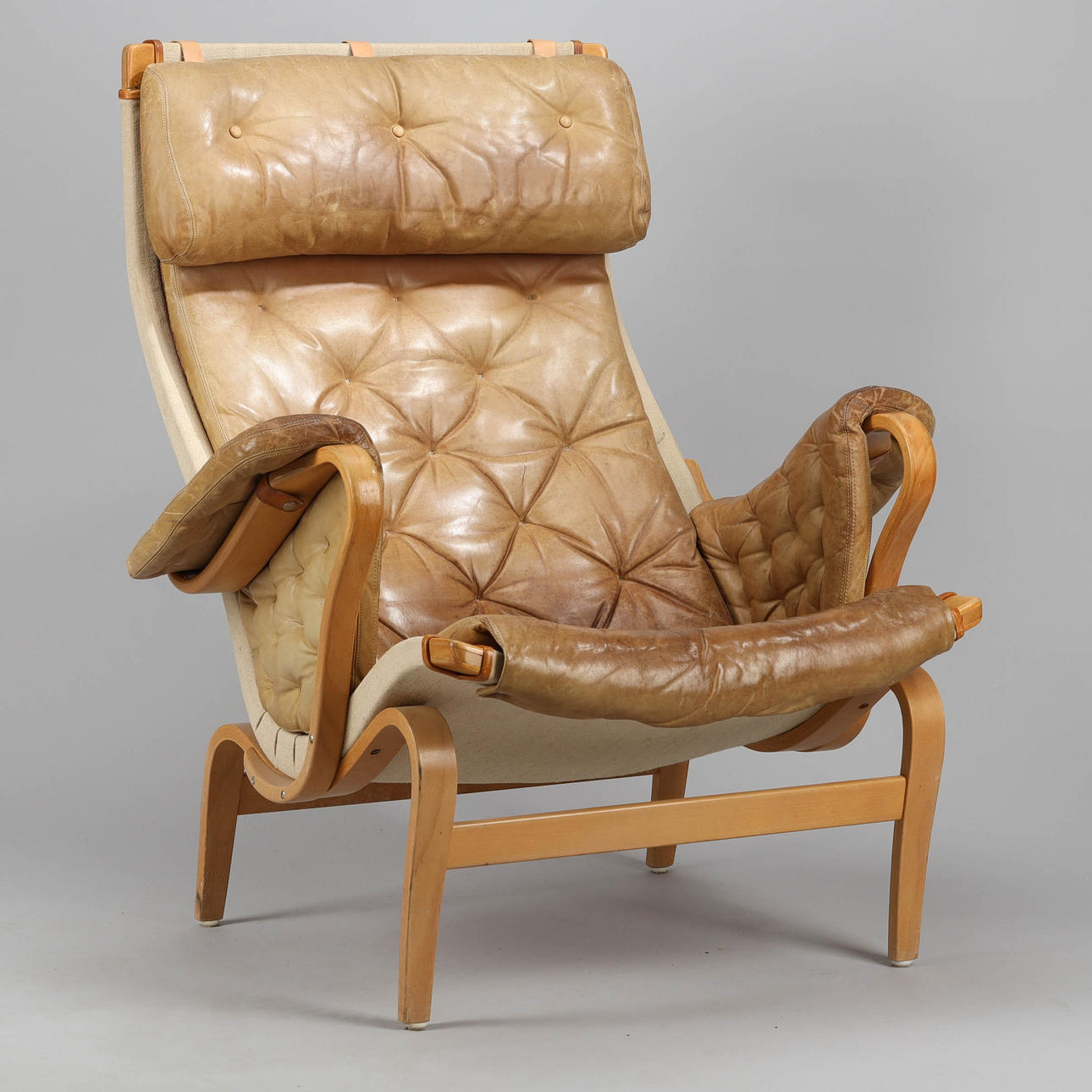 BRUNO MATHSSON. Butaca, "Pernilla 69", piel, DUX.