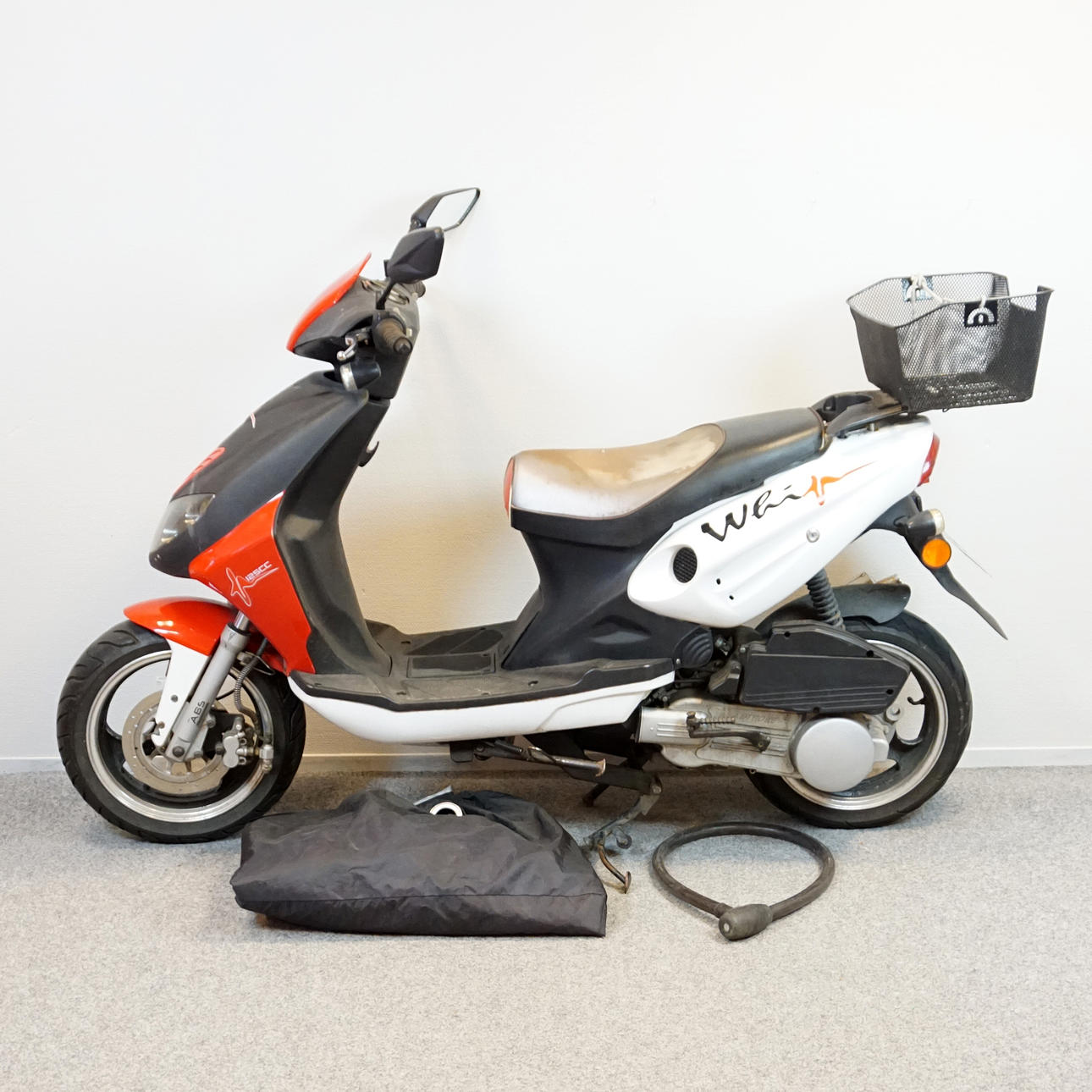 MC SCOOTER, PISK 125, årsmodel 2006.