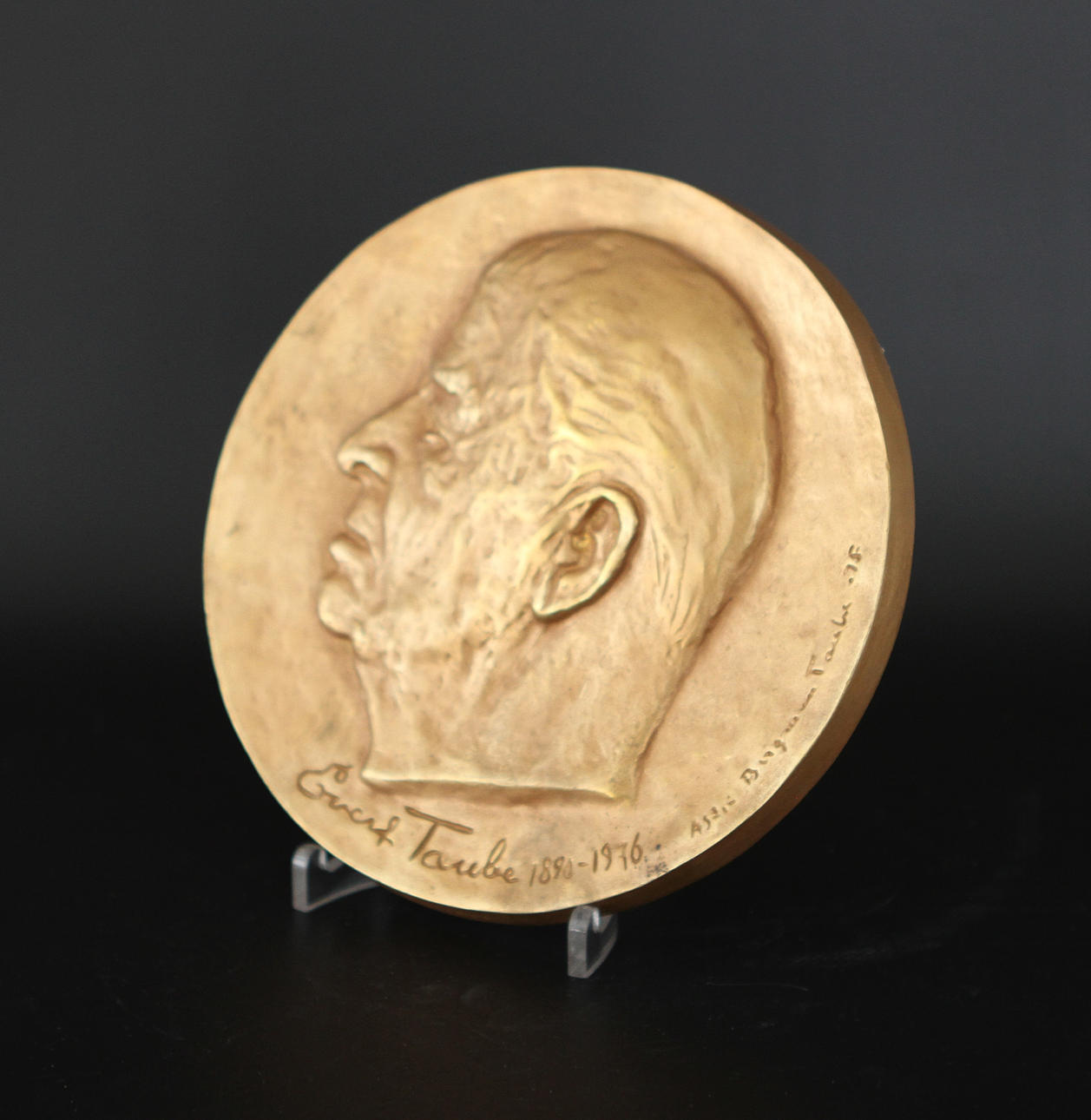 ASTRI BERGMAN-TAUBE. MEDALJONG, Ewert Taube.