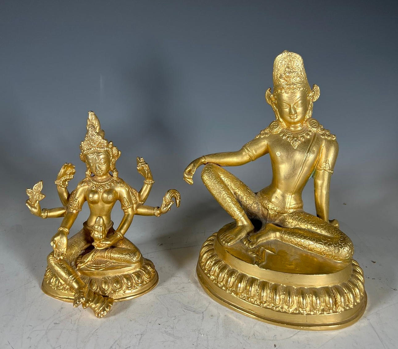 Par de figuras tailandesas.