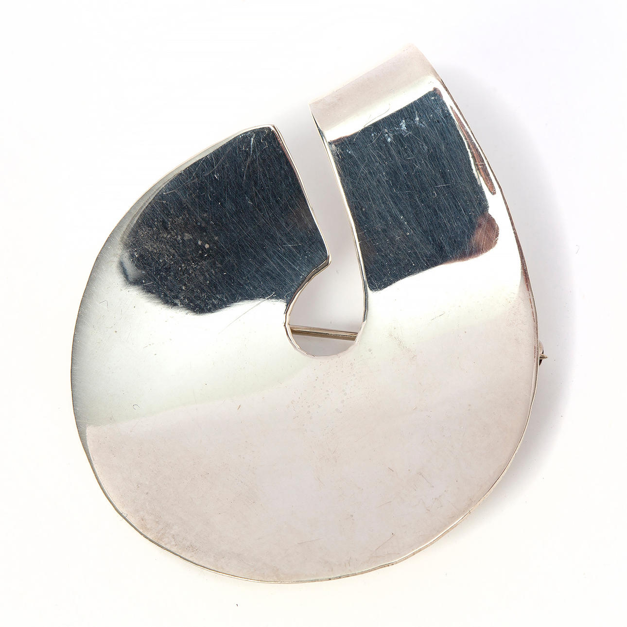 BROOCH, sterling silver, foreign stamps marked MP.
