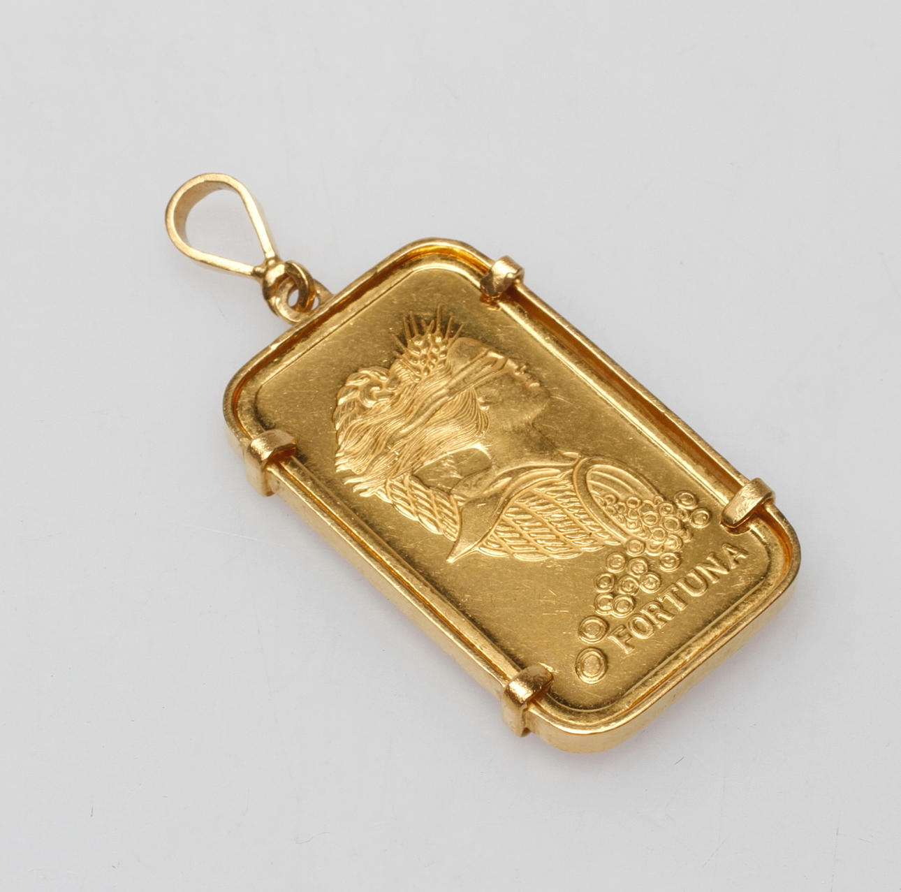 HÄNGE "FORTUNA", 24k guld, VIKT CA 38,9 gr.