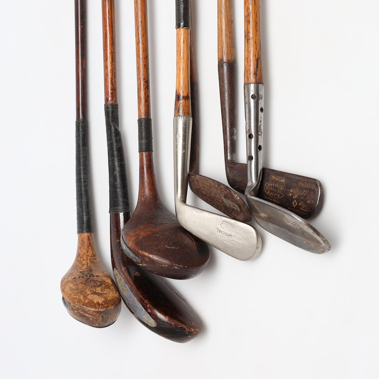 HICKORY CLUBS, 7 Golfschläger.