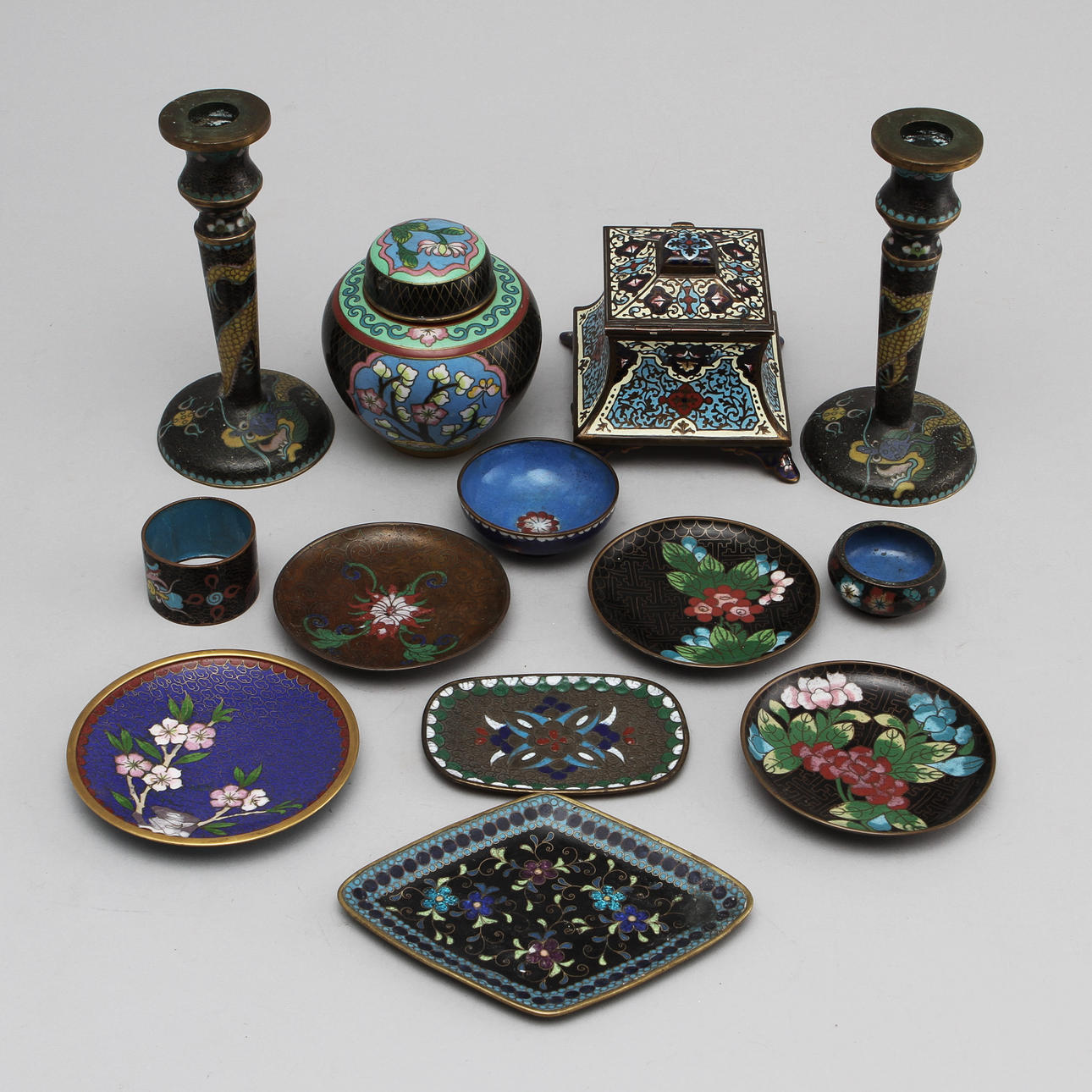 CLOISONNÈ, 12 delar, Japan, 1800/1900-tal.