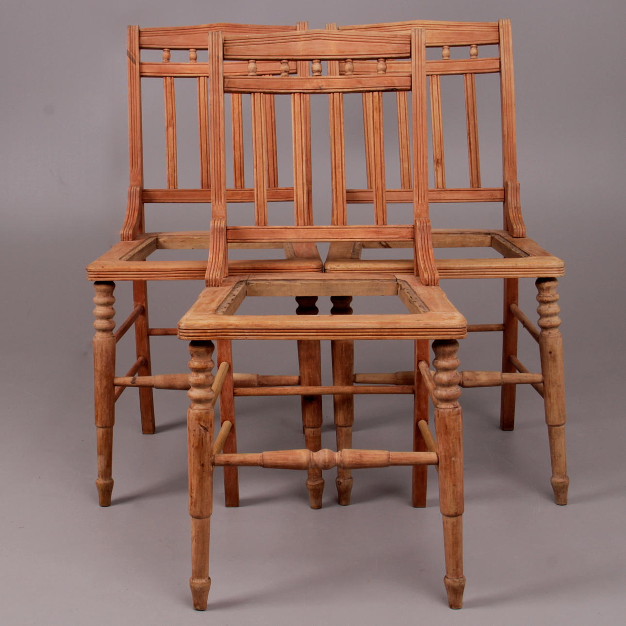 STOLAR, 3 st. Furu, nyrenässans, 1900-talets första hälft.