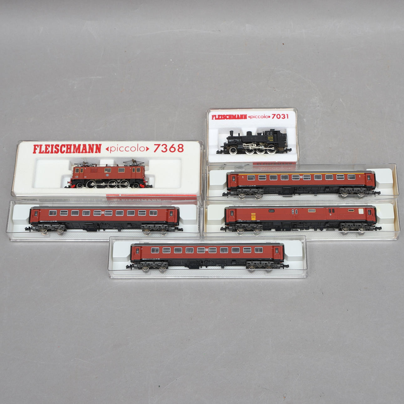 FLEISCHMANN, 6 Teile, Piccolo, Lokomotiven & Waggons.