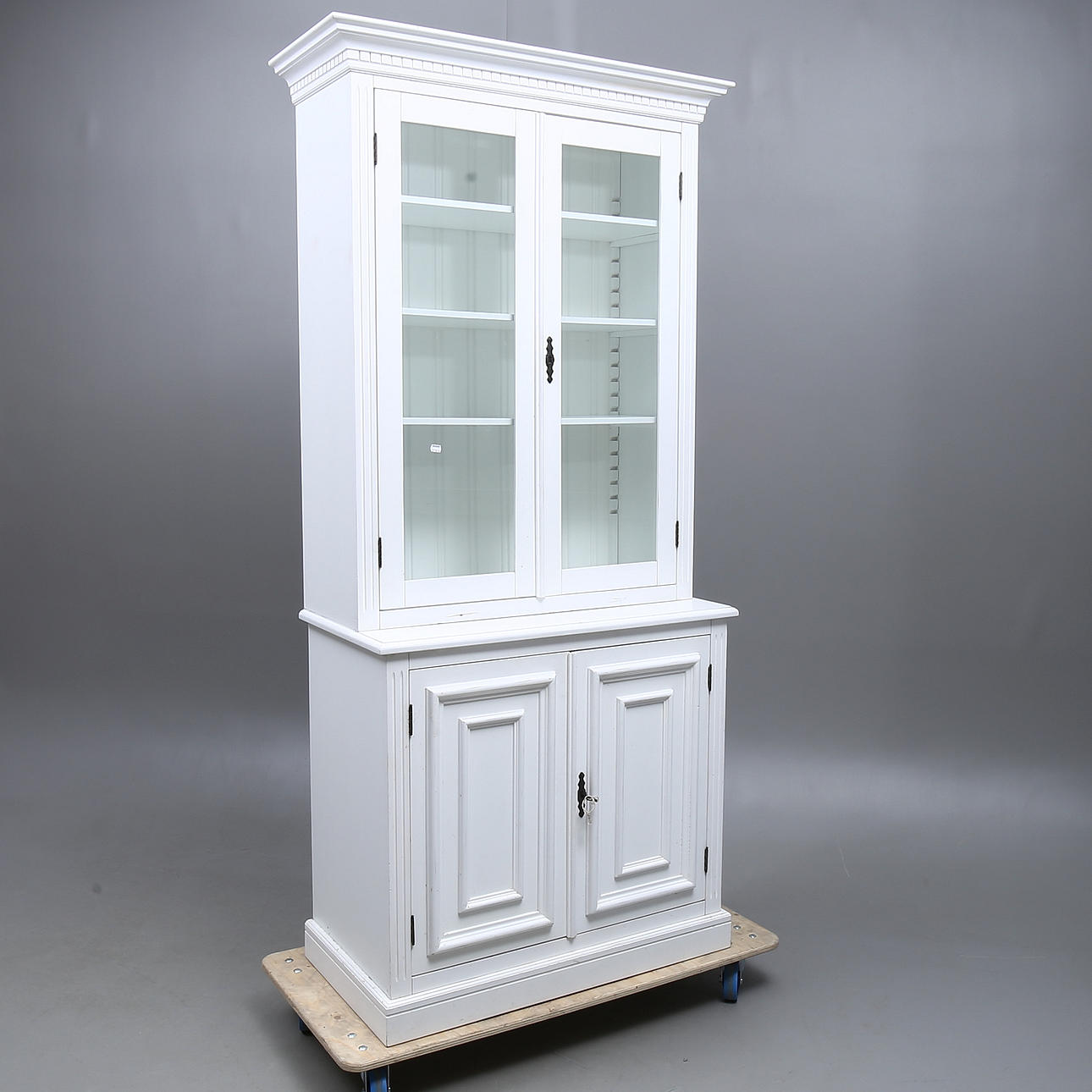 VITRINE, "shabby chic" 2000er Jahre.