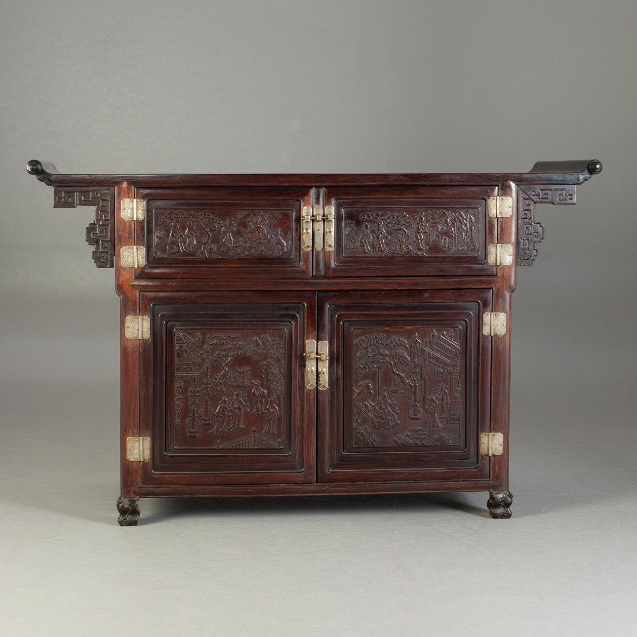 Chinesische Altarkommode. Anfang 20. Jh.