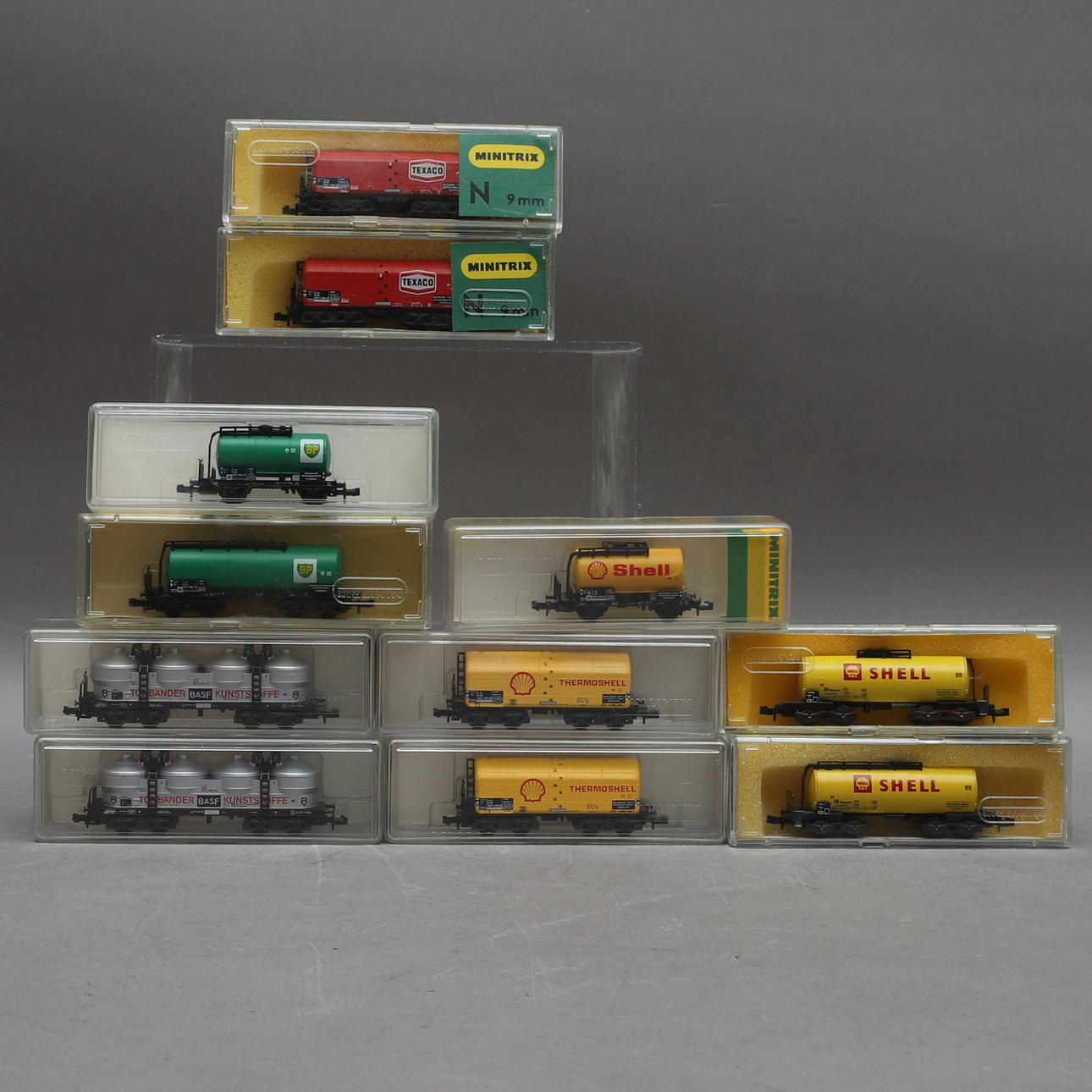 MODELLTÅG, 11 delar, tankvagnar, Minitrix.