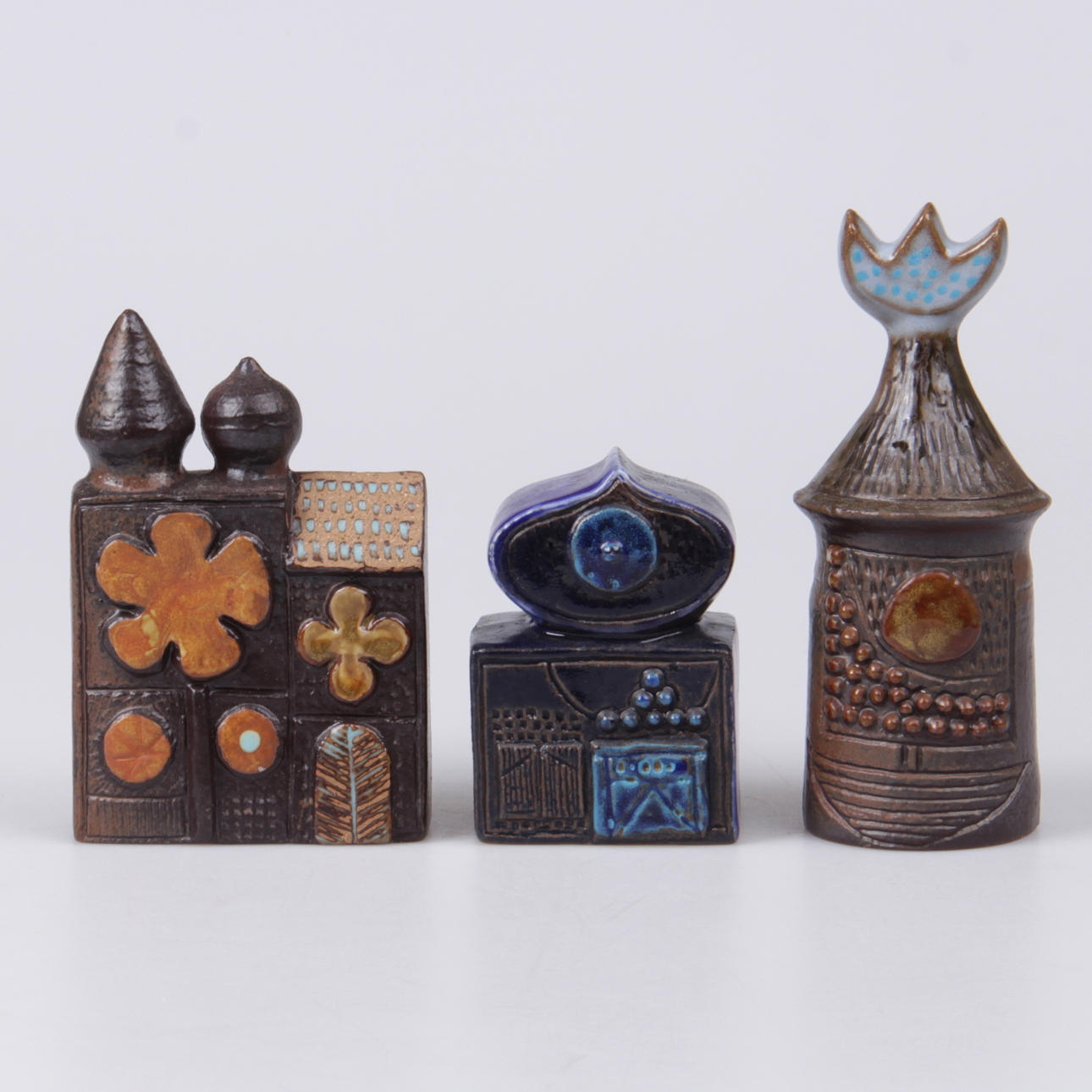 SKULPTURER, 3 st. Stengods, "Bagdad", Bertil Vallien, Gustavsberg.