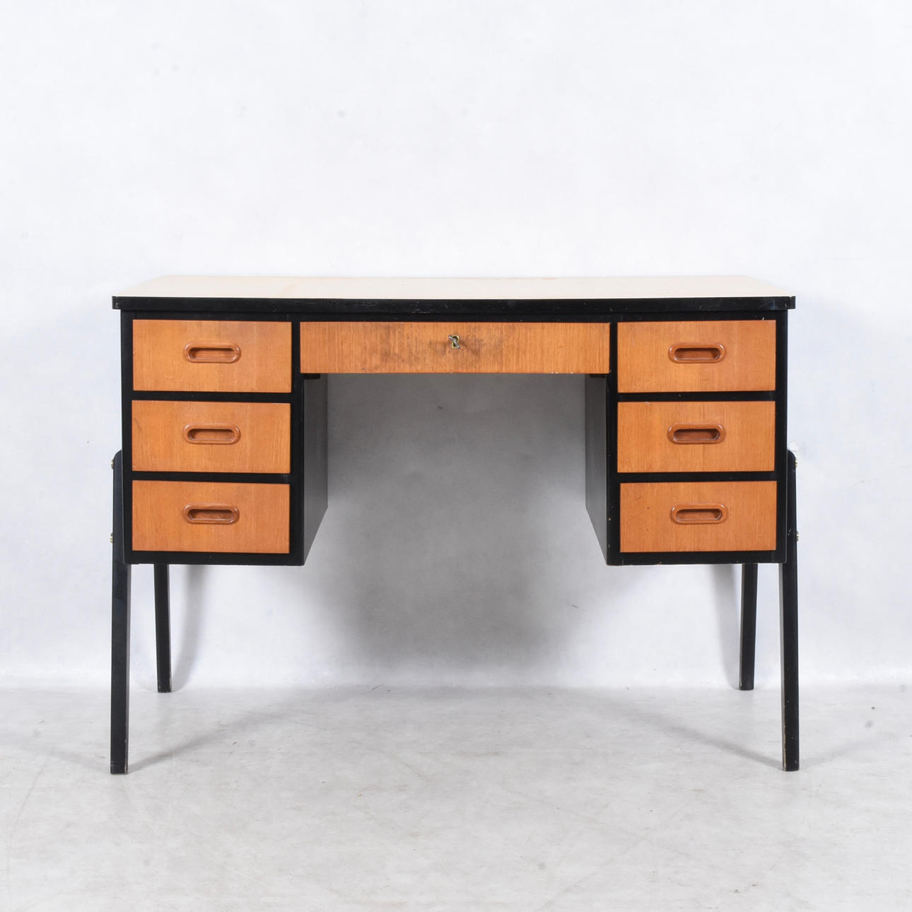 SKRIVBORD, teak, 1900-talets mitt.