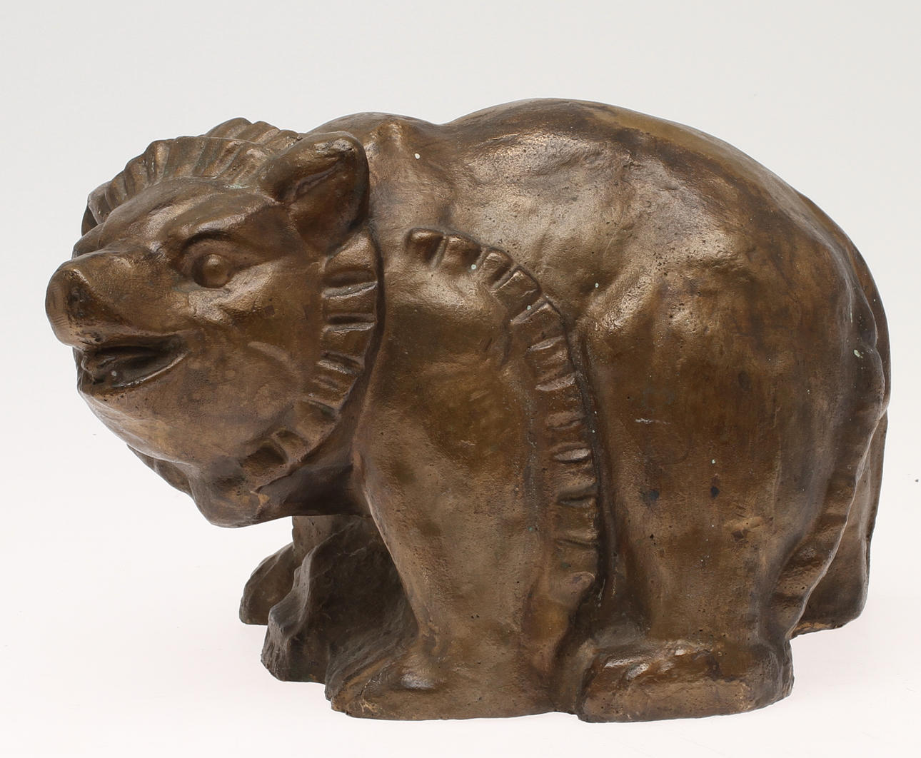 BOJ MODIN-HÜLPHERS. Skulptur i form av björn, järn, Näfveqvarn.