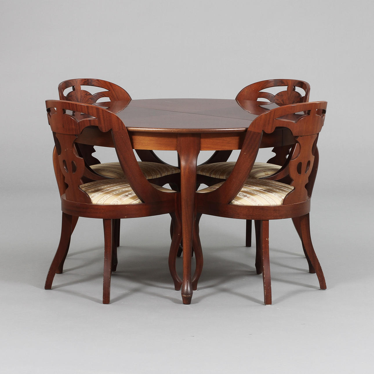 MATSALSGRUPP, 6 st "Göteborgsstolar" samt bord.