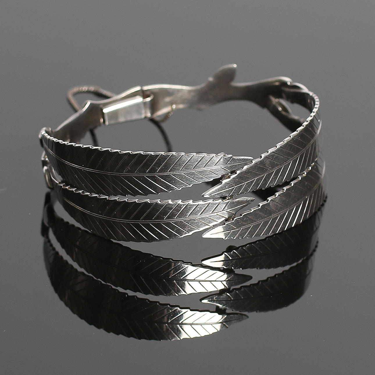 ARMBAND, 925 sterling silver, Stockholm, 1951. Signerad. Vikt 31 gram.