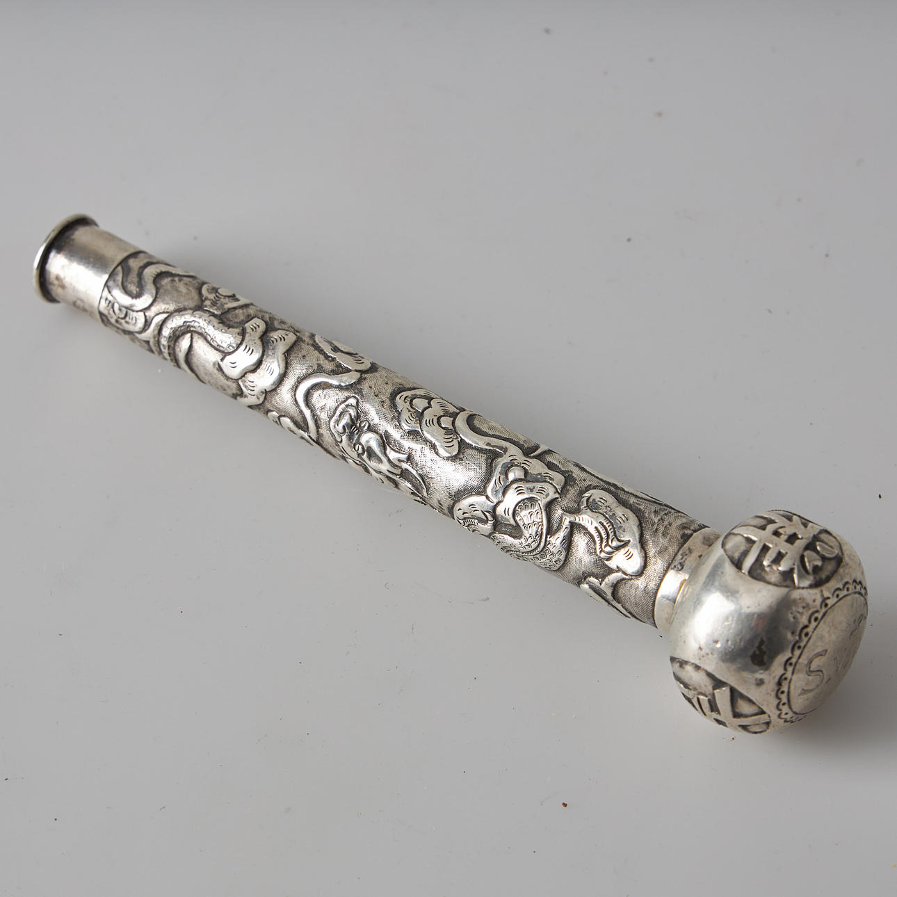 UMBRELLA-/WALKING STICK HANDLE, silver, China.