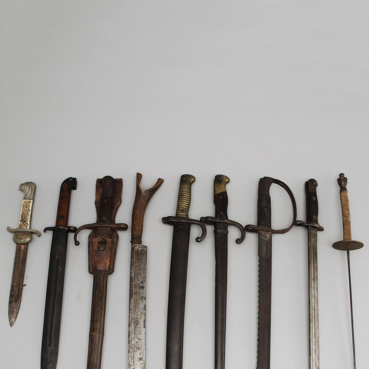 BLANKVAPEN, 9 delar. 1800/1900-tal.