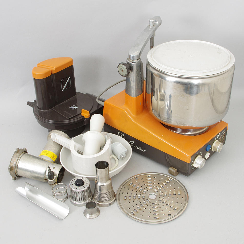 HUSHÅLLSMASKIN med tillbehör.