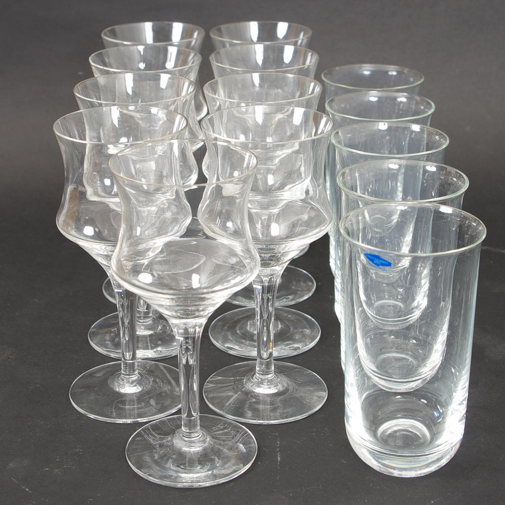 GLASSERVISDELAR, Nuutasjärvi.