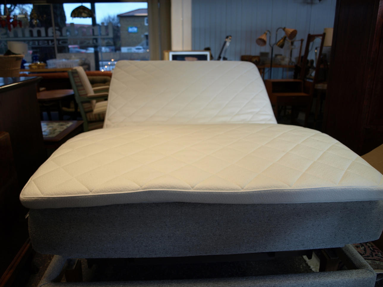 SÄNG, elektriskt höj och sänkbar, Stjärnbädden VIP OPAL.