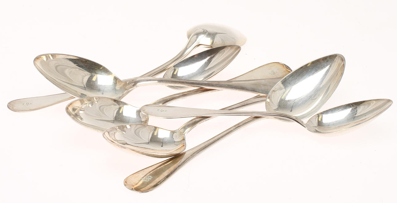 SKEDAR, 8 st, silver. GAB 1930-tal. Vikt 387 g.