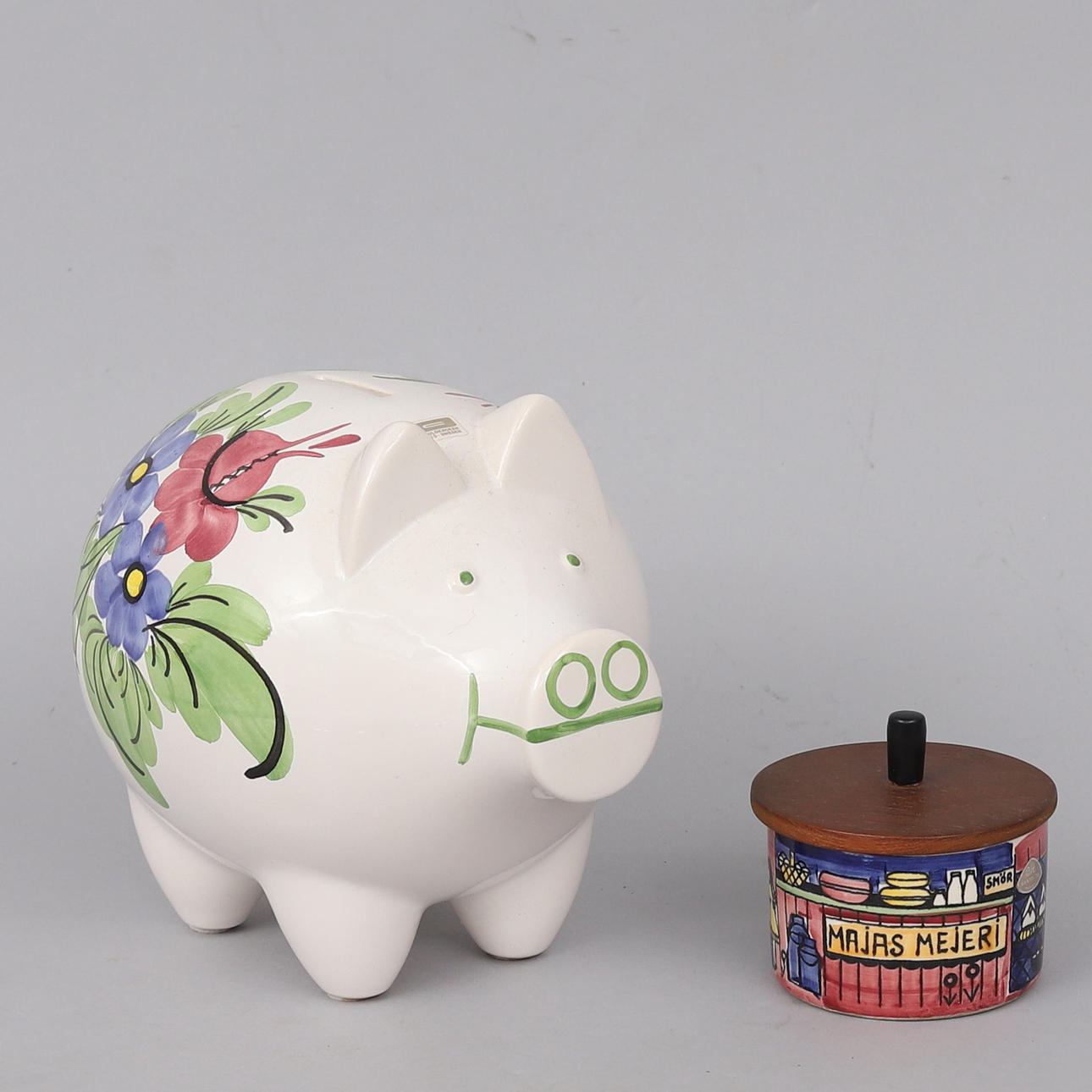 CERAMIC OBJECTS, JIE and Guldkroken, Swedish, 1900s.