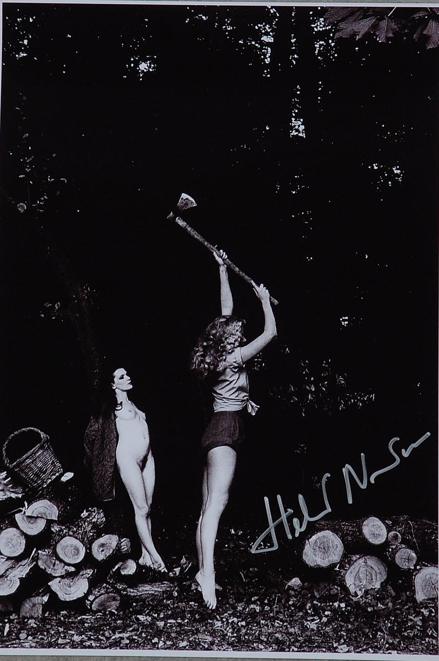 HELMUT NEWTON. 1920-2004, Autografbild.