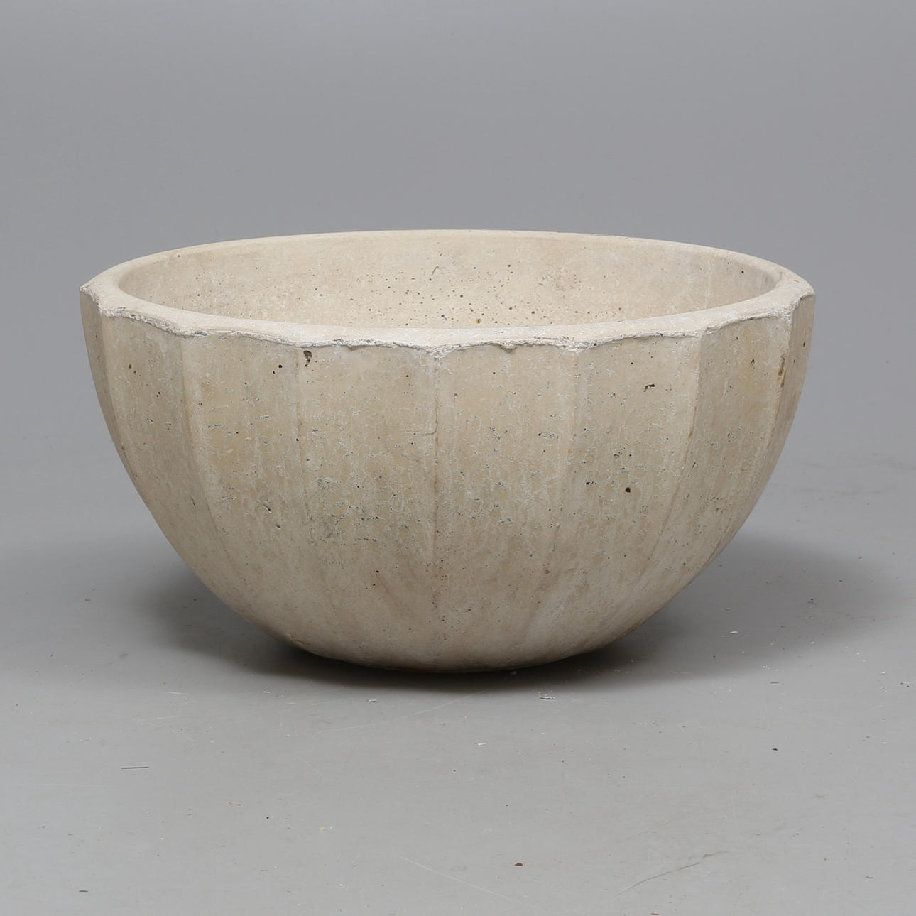 SKÅL/YTTERFODER, trädgård, cement.