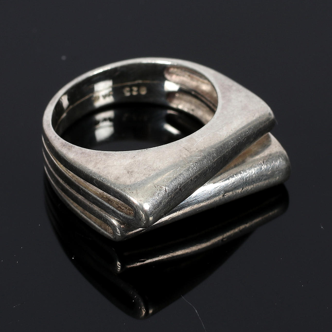 RING, Sterling silver, marked "JAQ". 19/2000s.