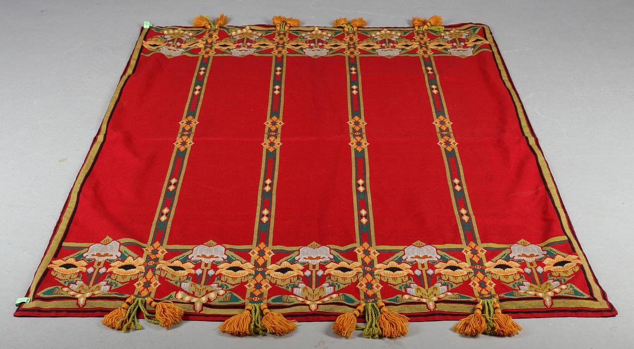 VÄGGBONAD, broderad, 1900-talets första hälft.